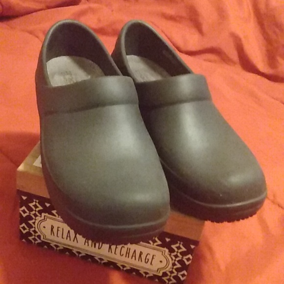 Crocs - Picture 3 of 7